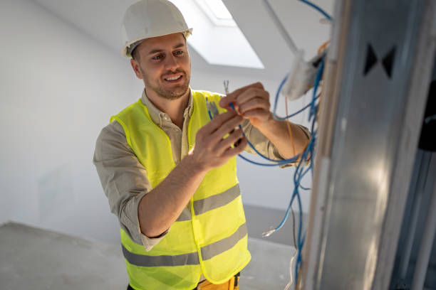 Best Affordable Emergency Electrician  in Level Park Oak Park, MI